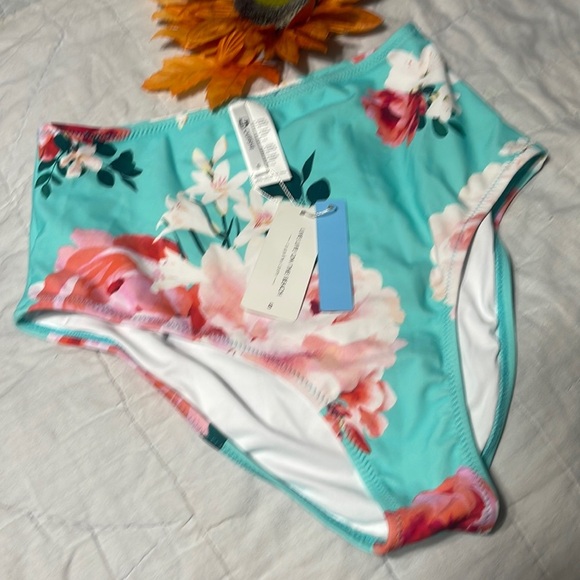 NWT women’s floral swim bottom S - Picture 1 of 4